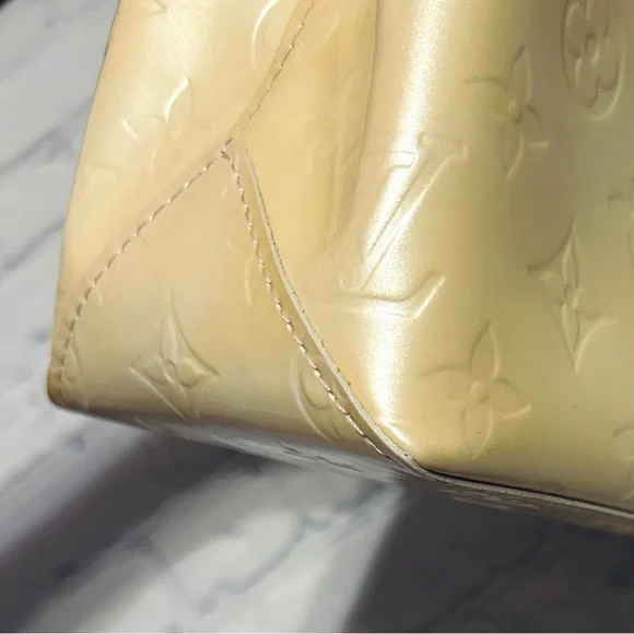 Louis Vuitton Vernis Reade PM Yellow Tote - EUC - Picture 8 of 15